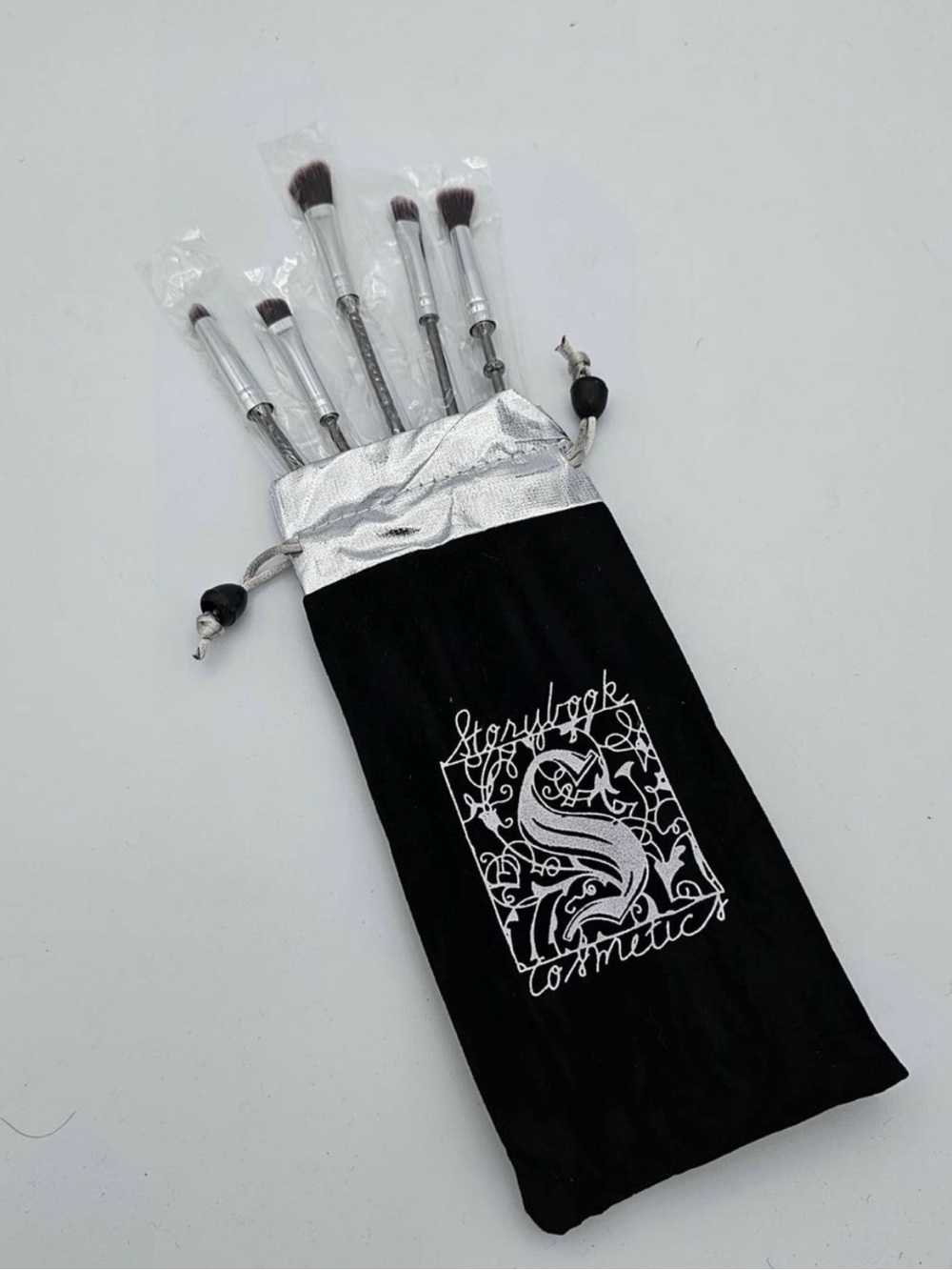 Silver Wizard Wand Makeup Brush Set with Black Velvet Pouch - Picture 2 of 8